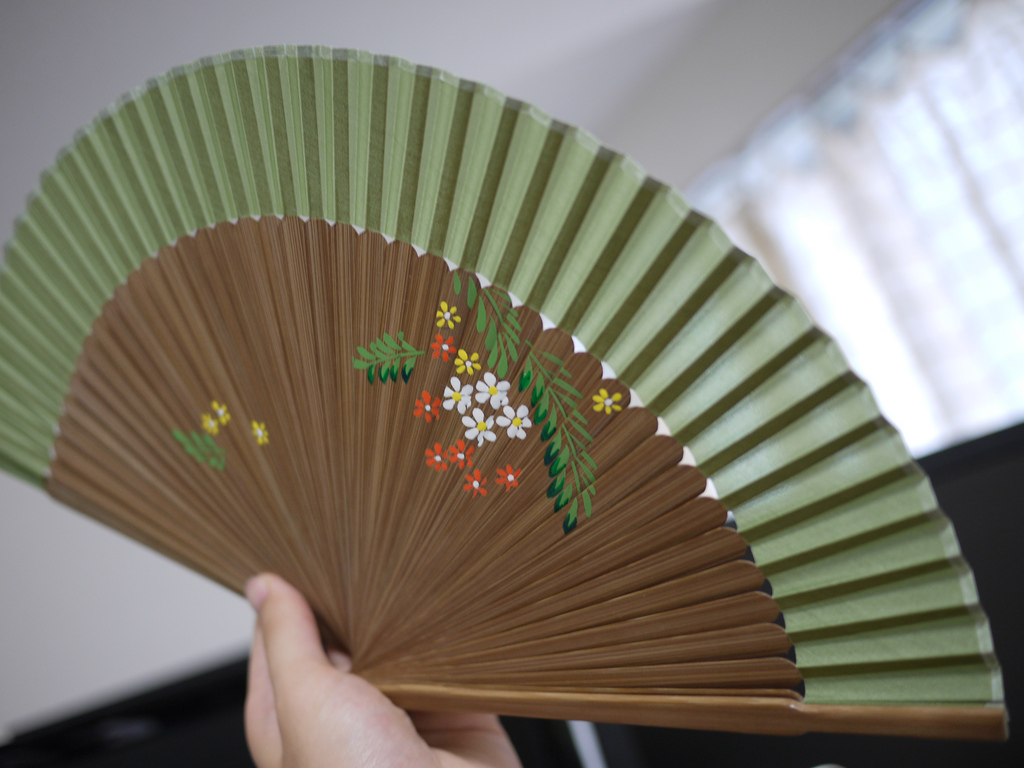 Quạt giấy truyền thống Nhật Bản – biểu tượng mùa hè xứ phù tang